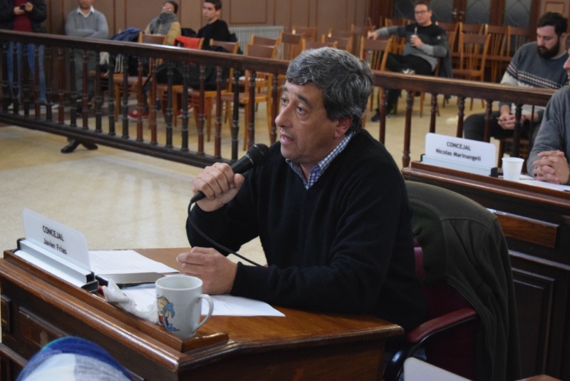 El Frente de Todos pidi declarar cesante al concejal Javier Fras